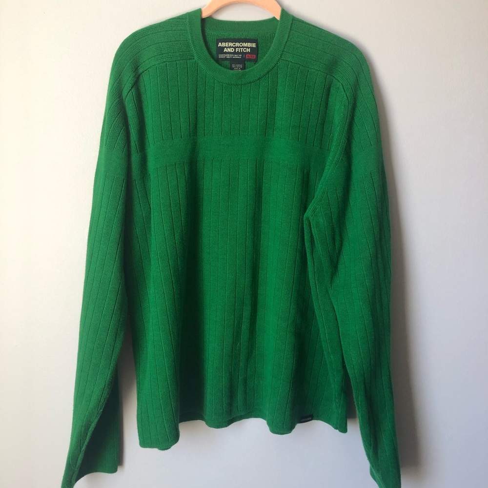 Men’s green crew neck sweater